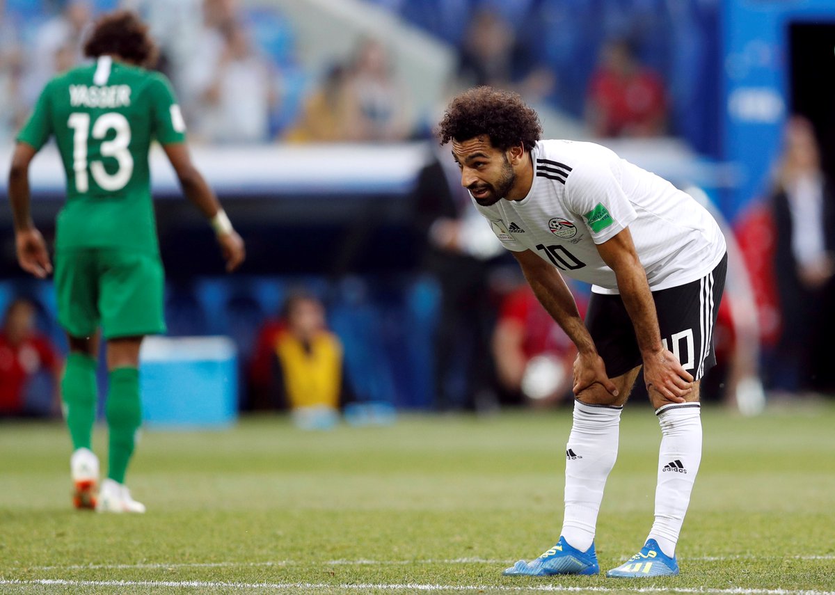 拉尔萨与nba新星热吻后携手离开