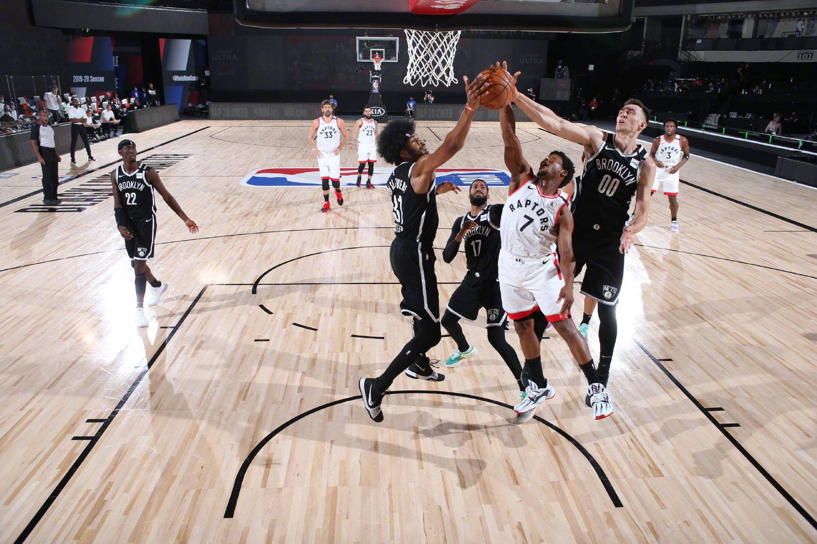 篮网全队发动围攻,步行者无力抵挡怎么办